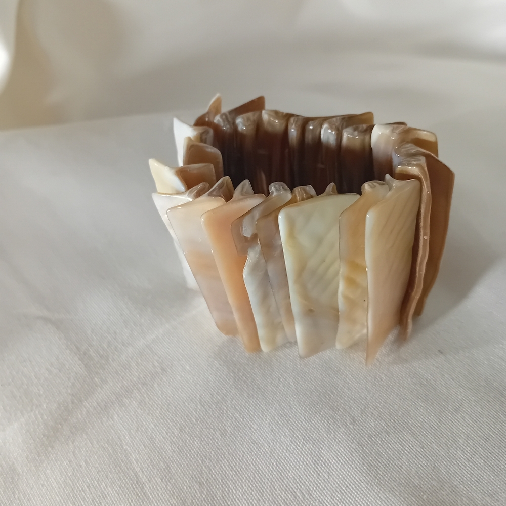 Abalone Shell Bracelet* - Picture 4 of 7